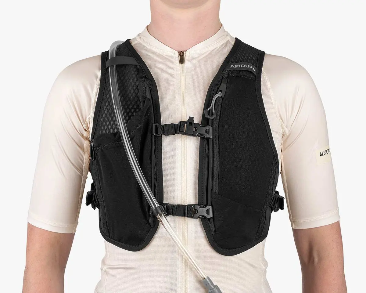 Apidura Racing Hydration Vest 1