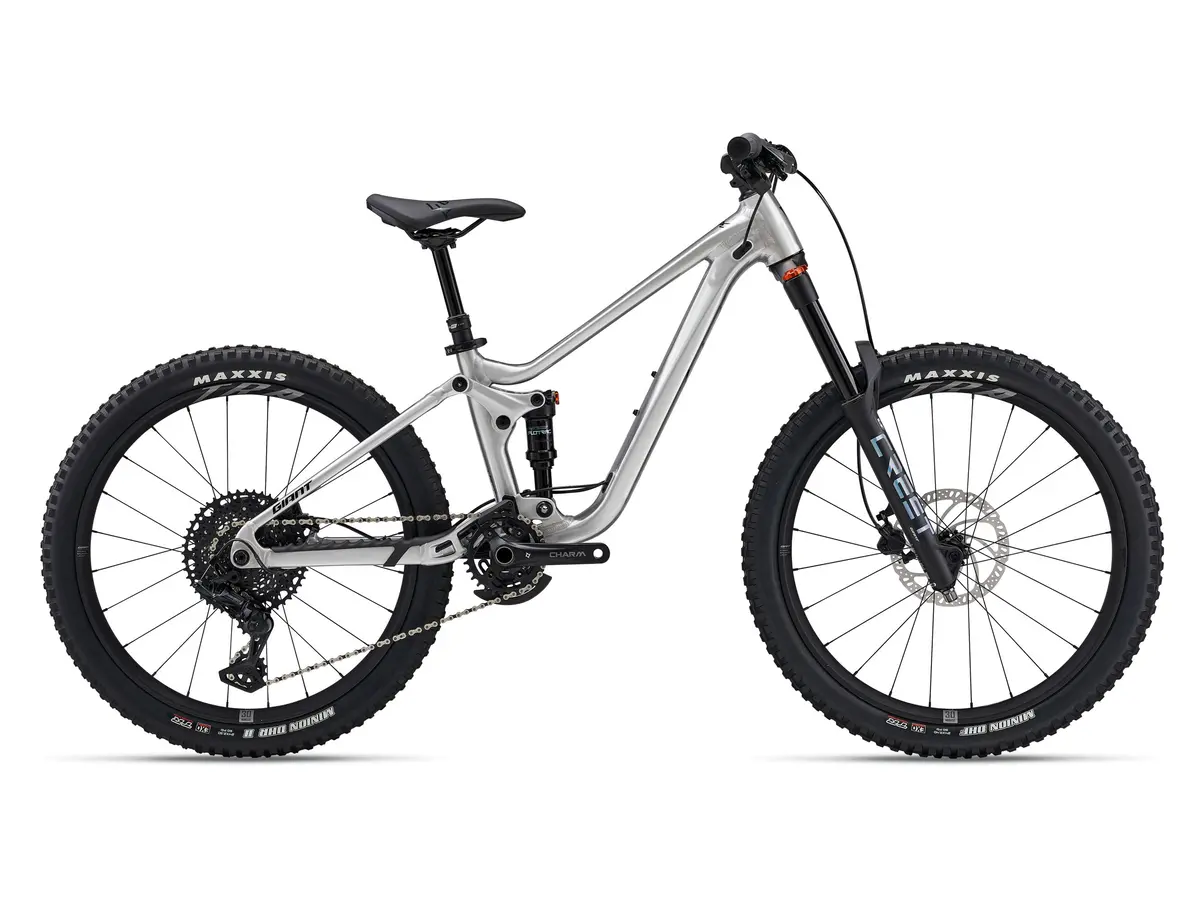24" Giant Faith (2025) 1