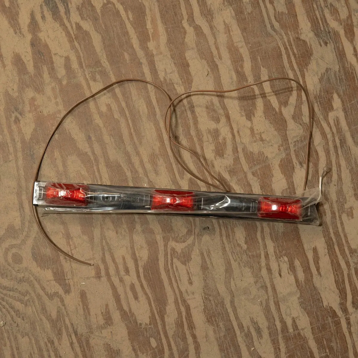 Sealed Id Light Bar - 3 Red Lights- Items Sold As Is 1