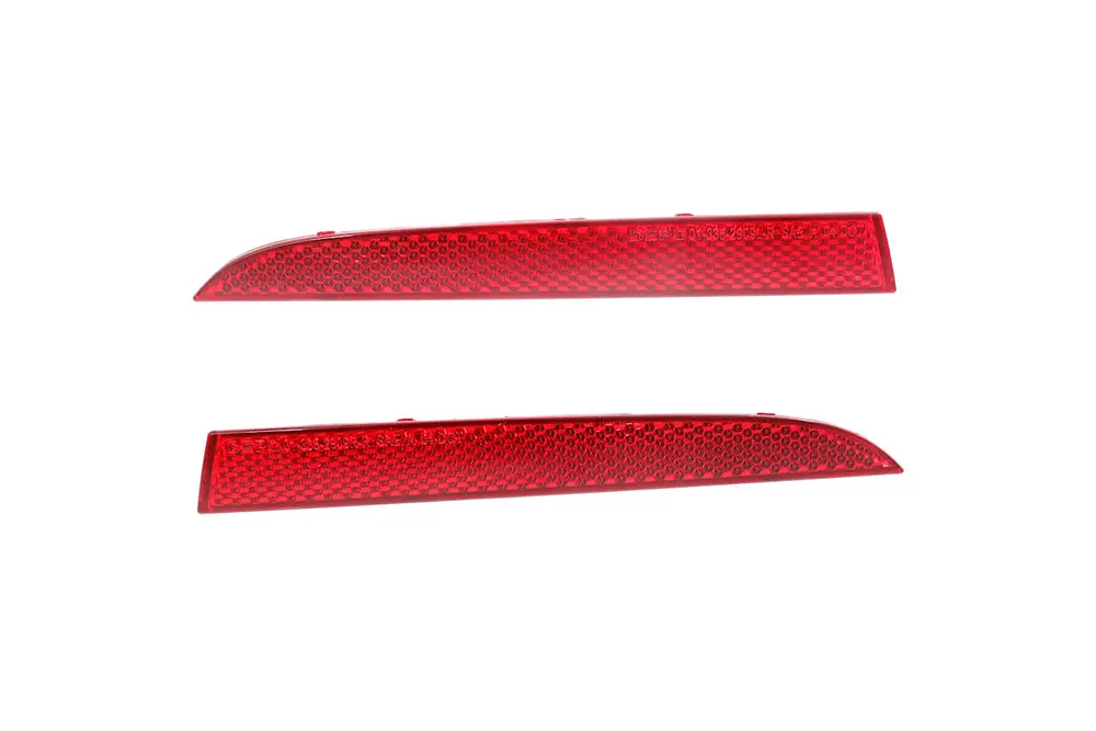 Pontiac G8 Rear Diffuser Bumper Reflector 1