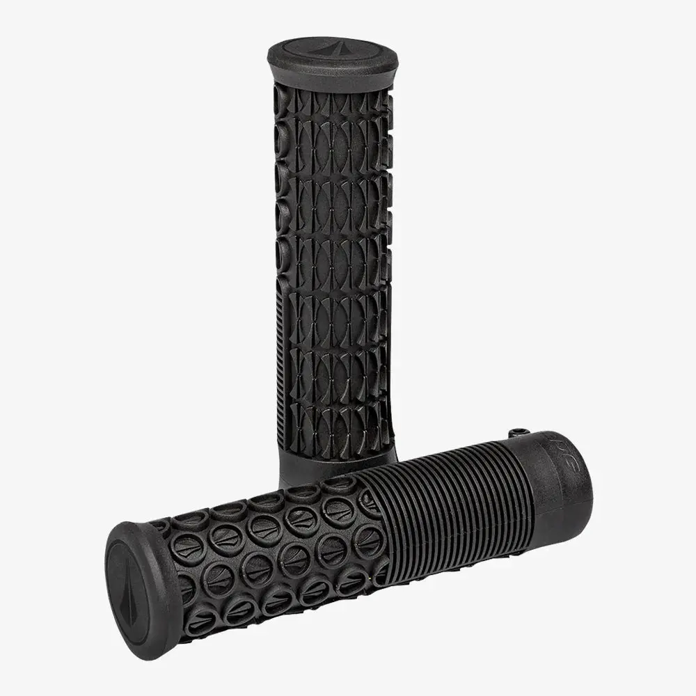 Sdg Thrice 33 Lock On Grips 1
