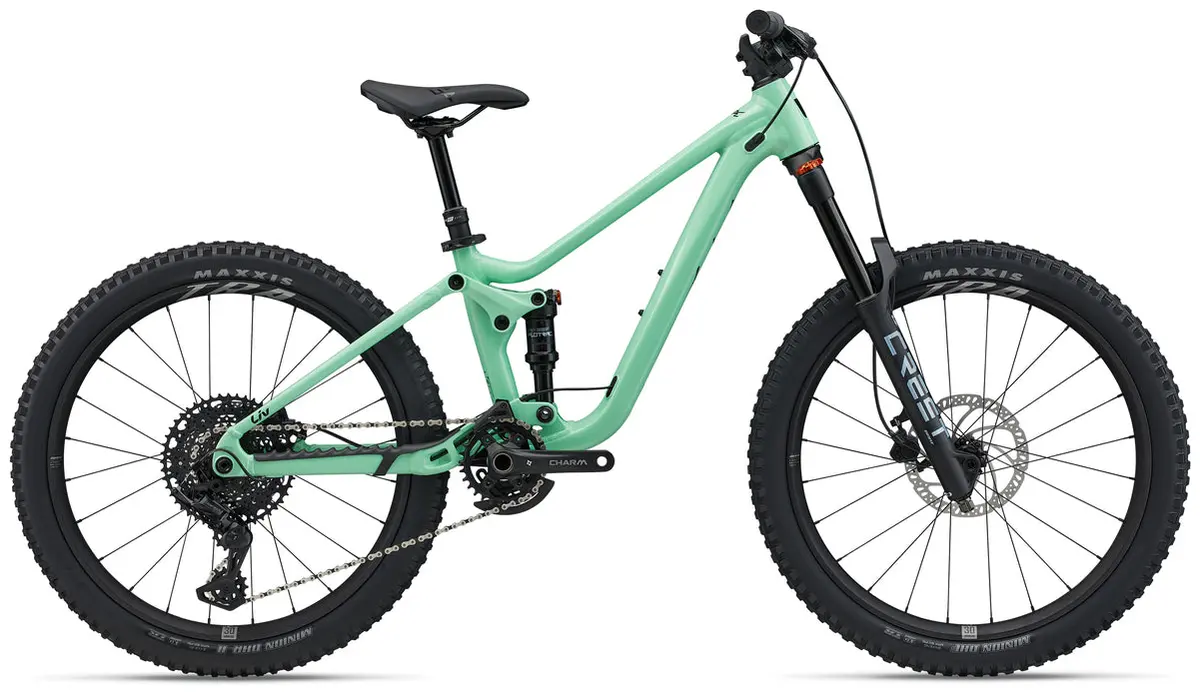 24" Liv Faith (2025) 1