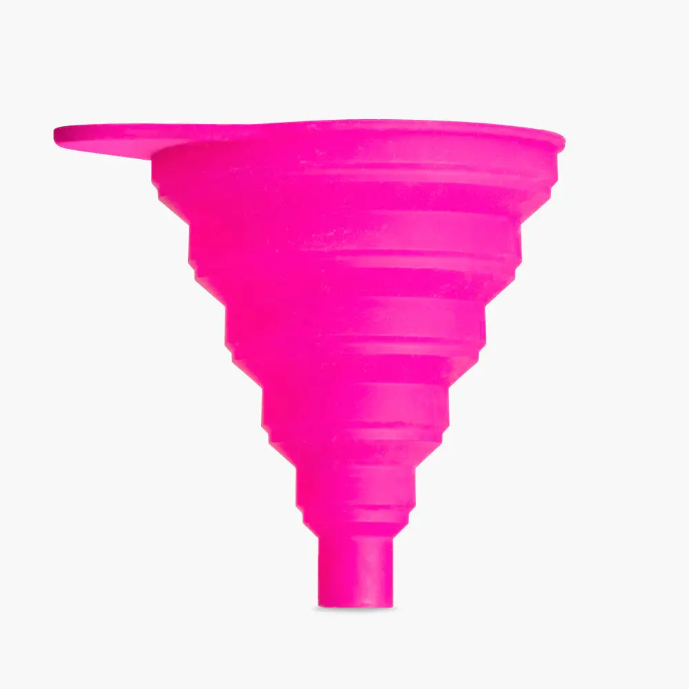 Muc-Off Collapsible Silicone Funnel 1