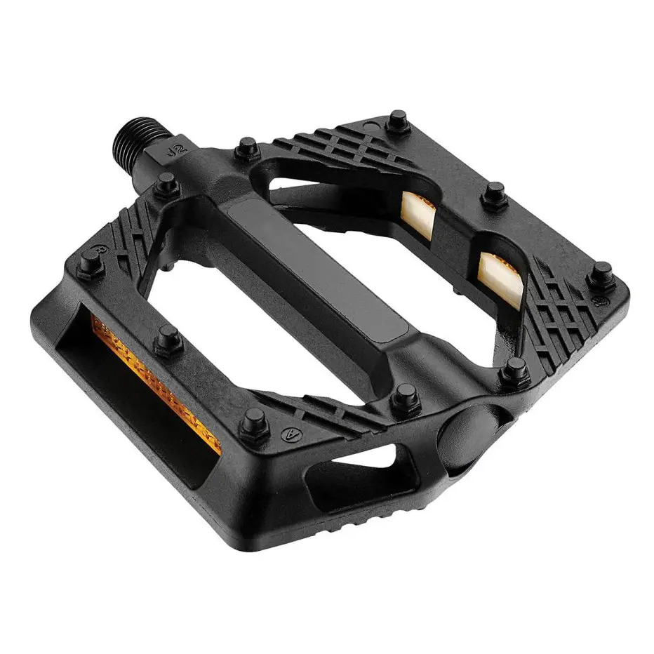 Giant Platform Plastic Pedals 1